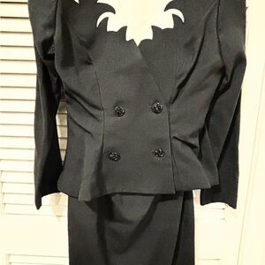 Vintage Ladies Linen Suit, Size 6. Black and White Womens’ Suit. 1990.